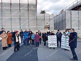 «No alla pedonalizzazione di piazzale Kambo». Il comitato "Laboratorio Scalo" scende in piazza