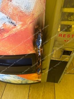 Distributori Asl. Prima i furti e poi il fuoco