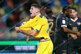 Se il Frosinone vuole salvarsi in campo c'è bisogno di gente che ama la maglia