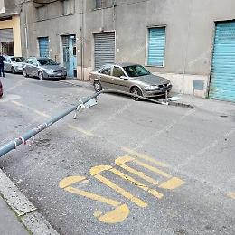 Dopo la caduta del lampione, arriva la manutenzione