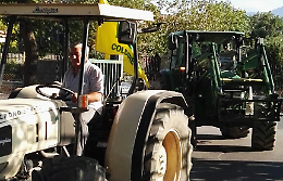 Stangata per gli agricoltori. Trattori in protesta