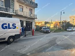 Scontro tra un furgoncino e un'auto. In due in ospedale