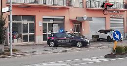 Maltrattamenti e minacce alla compagna: disposti il divieto di avvicinamento e l'applicazione del braccialetto elettronico