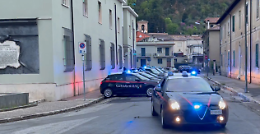 Al bar nonostante i domiciliari per stalking alla sorella: per un cinquantunenne si aprono le porte del carcere