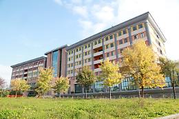 Lividi sospetti sul corpo di un'anziana morta. Ieri l'autopsia