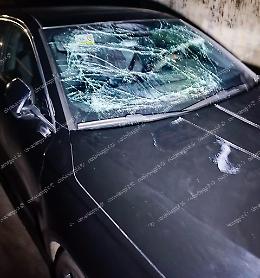 Ladri in fuga contromano  sull'A1: braccati dai carabinieri abbandonano l'auto