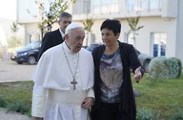 Nuovo bollettino medico sulle condizioni di Bergoglio: "insorgenza di una polmonite bilaterale"