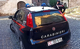 Viola il divieto di avvicinamento all'ex fidanzata: scatta il divieto di dimora