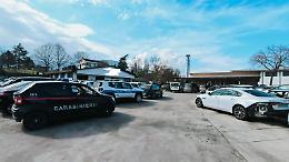 Blitz dei carabinieri nel centro di autodemolizione. Sequestrati 275 mezzi