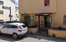 Minaccia e aggredisce i familiari per ottenere denaro per la droga: disposti divieto di avvicinamento e braccialetto elettronico