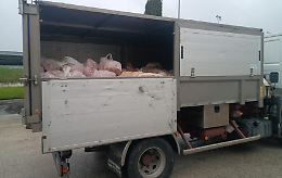 Trasportava carne scaduta. Multa da 2.500 euro