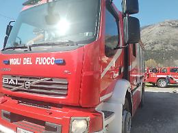 Incendio alla Reno De Medici. Fiamme in un magazzino