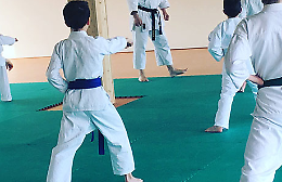 Abusi su minori, maestro di karate finisce ai domiciliari