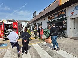 A fuoco la canna fumaria del Caffè Vetus