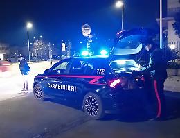 Sabato sera di violenza: giovane aggredito in un parcheggio
