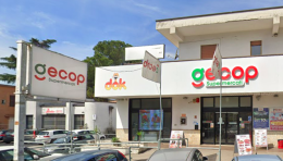 Ladri in azione al supermercato Gecop. Fermate due persone