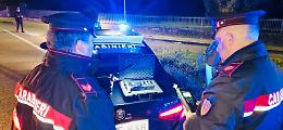 Ubriaco alla guida, finisce contro un'auto in sosta