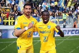 Pagelle Frosinone-Cosenza. Distefano non incide, Pecorino al fotofinish