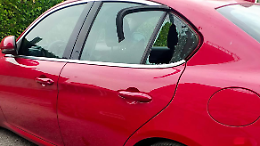 Vandali in azione Quattro auto danneggiate 