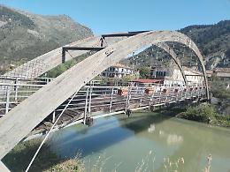 Ponte “Cristini” inclinato. Sale l’allarme dei cittadini