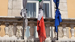 Cinque giorni di lutto nazionale per la morte di papa Francesco 