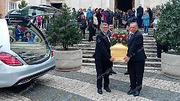 Schianto fatale in autostrada. Oggi l'addio a Luciana Calabrese 