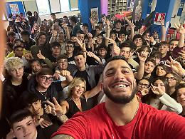 Gli studenti del Bragaglia incontrano il campione del mondo di kickboxing Mattia Faraoni