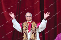 Tradizione, rito, simboli. Il Papa e il profumo della storia