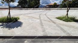Piazza dello Scalo, pavimentazione rovinata dai mezzi pesanti 