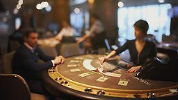 Lavorare come croupier in Italia, che qualifiche servono e quanto si guadagna