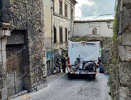 Camper bloccato nel centro storico
