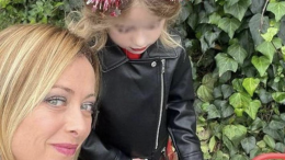 Il post della vergogna contro la figlia di Giorgia Meloni