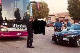Guasto al bus durante la gita scolastica: ore di attesa per 49 studenti e nessun mezzo attrezzato per una ragazza disabile 