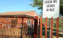 Prese a pugni un operaio, cinquantenne condannato 