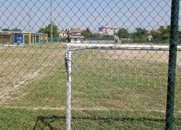 Campi sportivi di Corso Lazio, la denuncia: «Non rispettati i prezzi calmierati per i residenti»
