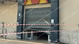 Incendio nella notte al Conad. Chiuso il supermercato 