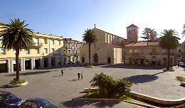 Sessantaduenne preso a pugni da un minorenne: naso fratturato