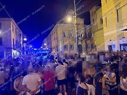 Preso a pugni dal compagno dell’ex moglie in pieno centro