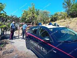 Quarantenne trovato senza vita in una pozza di sangue. Indagini serrate