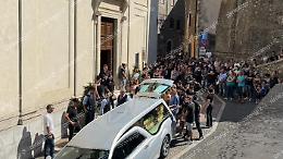 In tanti per l'ultimo saluto a Roberto Bernardini