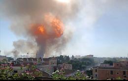Esplosione a Roma: distrutta un’ambulanza “San Paolo della Croce