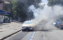 Ancora un'auto in fiamme