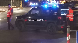 Ubriaco alla guida del motociclo finisce fuori strada: patente ritirata e denuncia