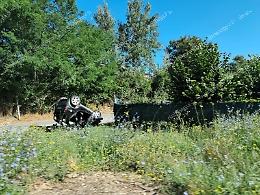 Auto si ribalta sulla variante Casilina