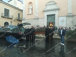 Commosso addio a Mario Tatangelo. Il titolare di "Emozioni" ucciso dal virus  West Nile 
