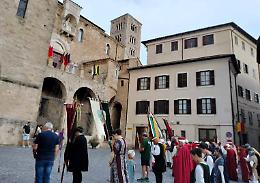 Corteo storico e palio, strappo ricucito: pace fatta per San Magno