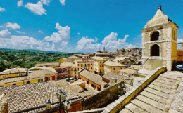 La casa? Un affare per stranieri