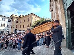 Oggi l'ultimo saluto a Romina Orzilli