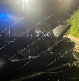 Momenti di paura allo Scalo: auto in fiamme nella notte. Indagini in corso