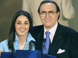 Anna Tatangelo saluta Pippo Baudo: «Il mio maestro»